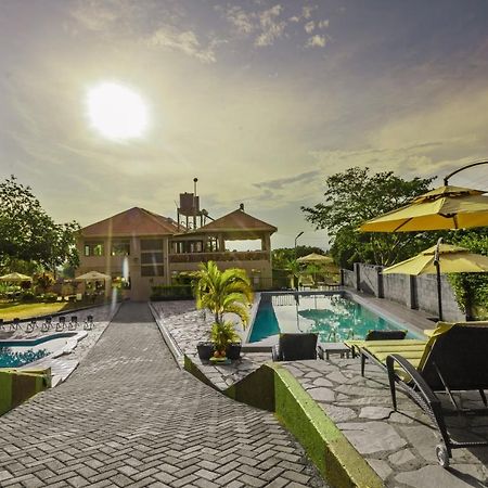 Santa Maria Hotel Entebbe Bagian luar foto