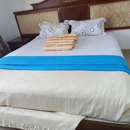Santa Maria Hotel Entebbe Bagian luar foto