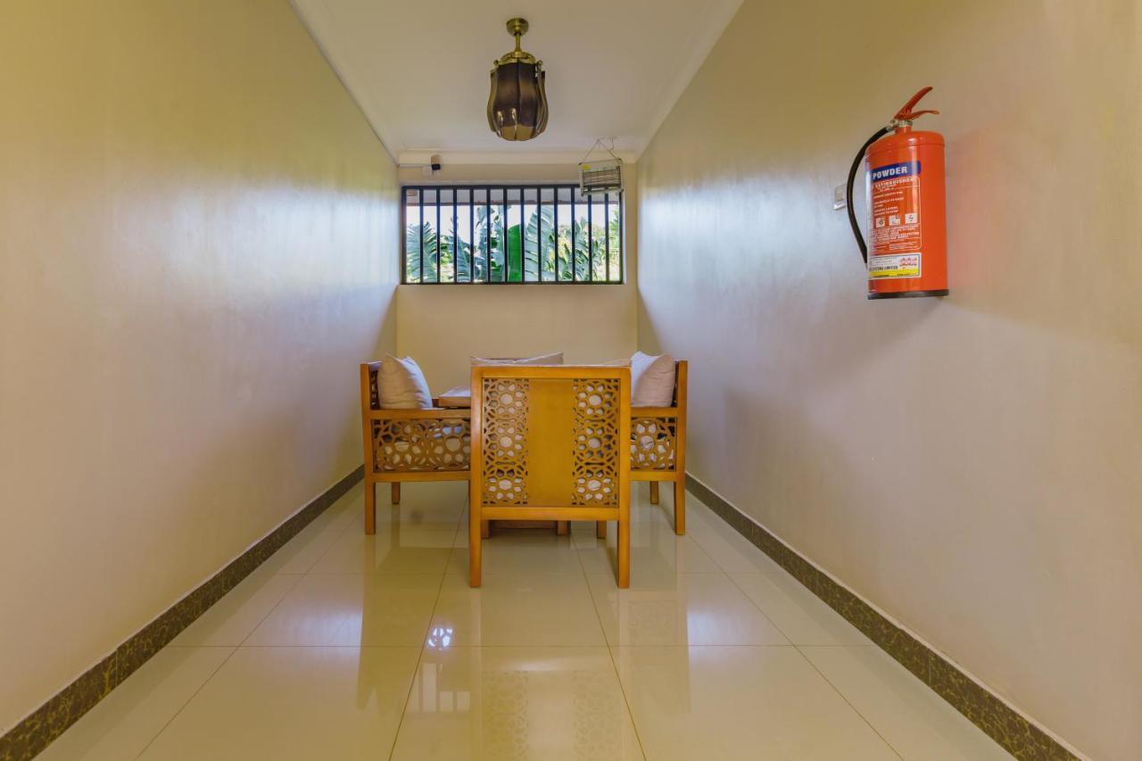 Santa Maria Hotel Entebbe Bagian luar foto