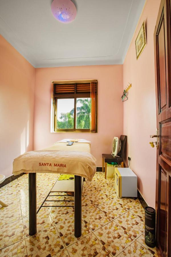 Santa Maria Hotel Entebbe Bagian luar foto