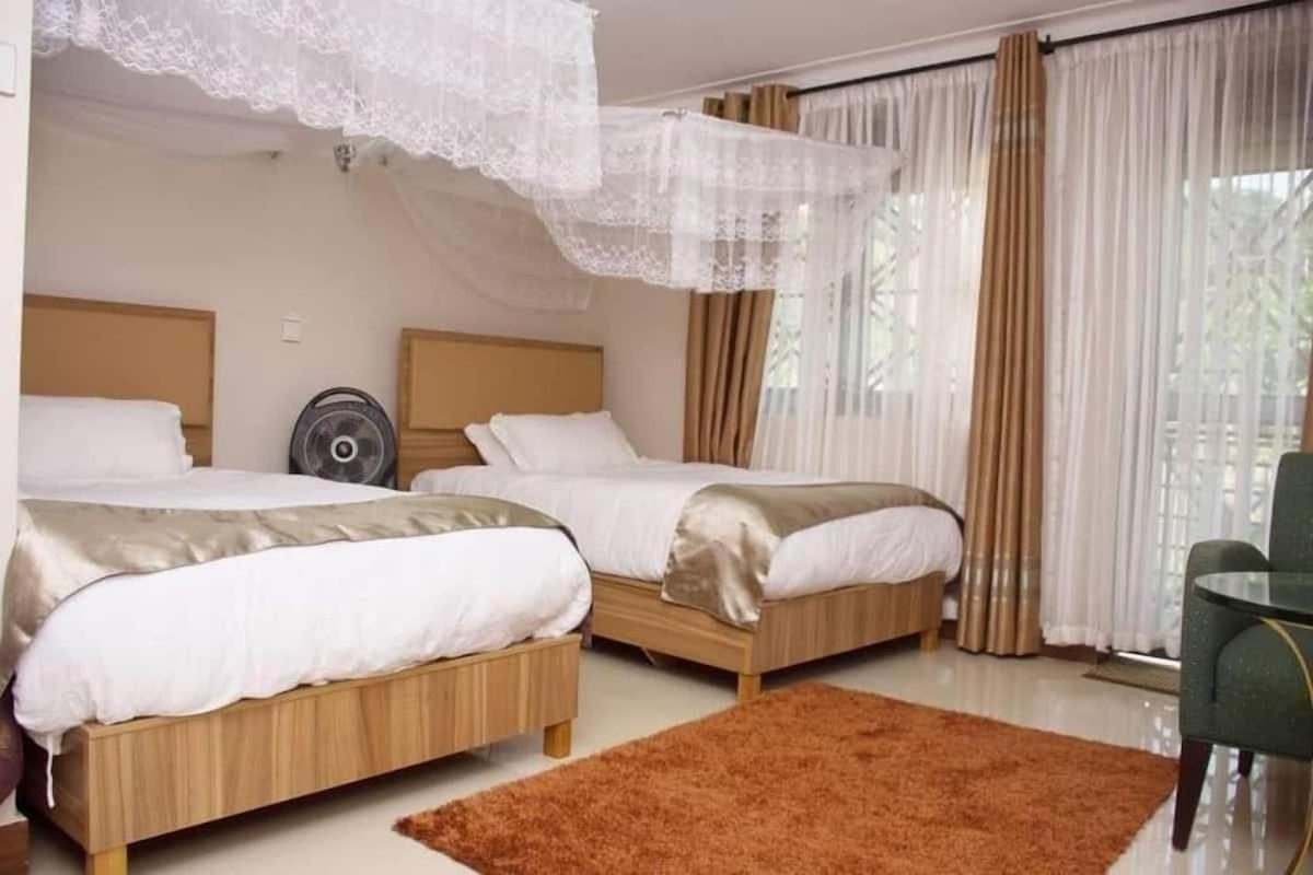 Santa Maria Hotel Entebbe Bagian luar foto