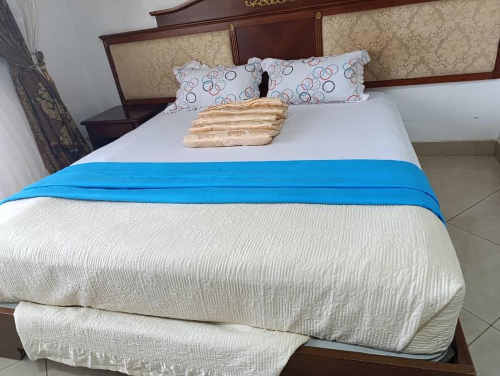 Santa Maria Hotel Entebbe Bagian luar foto