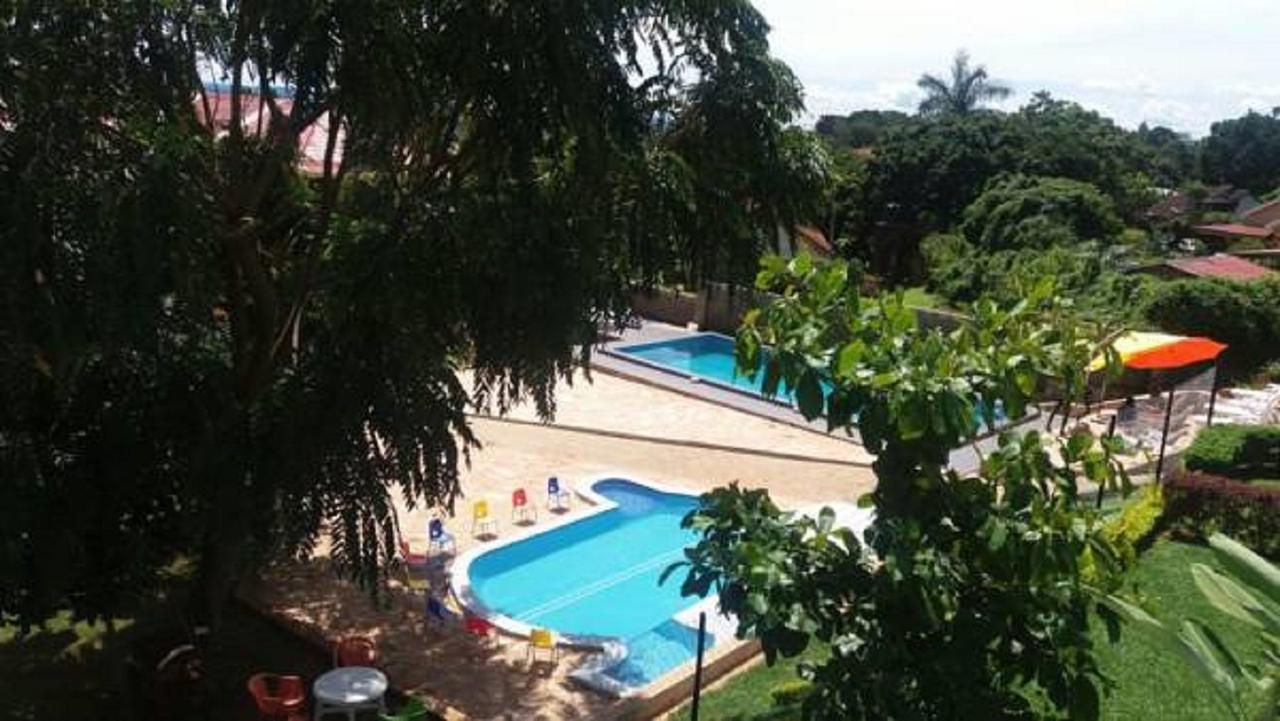 Santa Maria Hotel Entebbe Bagian luar foto