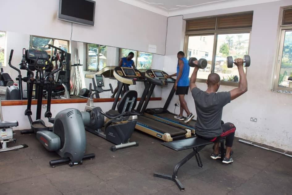Santa Maria Hotel Entebbe Bagian luar foto